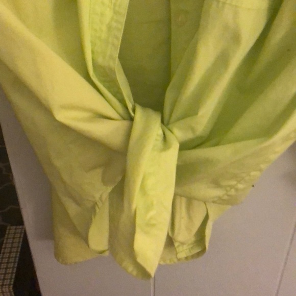 Bright green button down size large - Picture 2 of 5